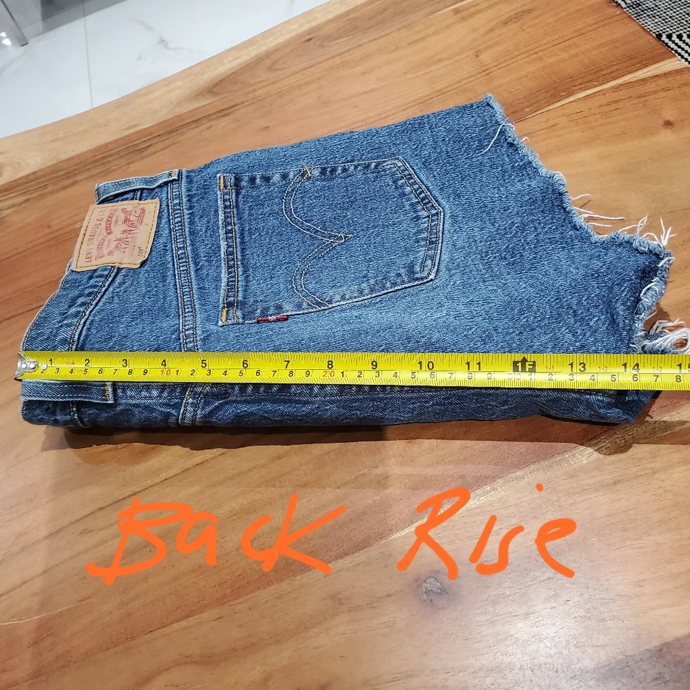 LEVIS (ARITZIA) 501 High Rise Denim Shorts Cut Offs - Picture 12 of 15